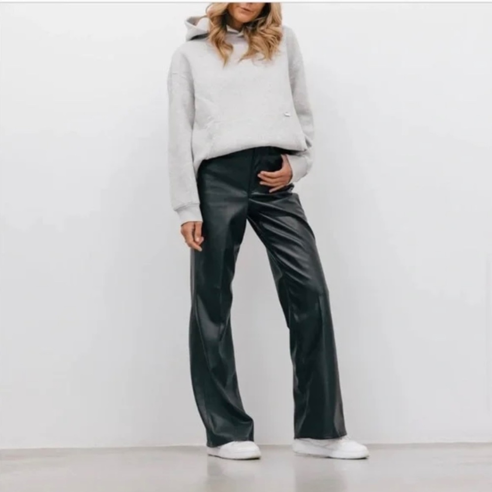 LEVI ‘S - 70'S FAUX LEATHER FLARE WOMEN'S PANTS **New Without Tag**